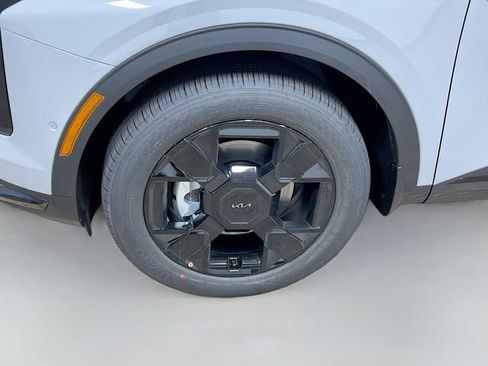 New 2026 Kia Sportage X-Line w/ X-Line Technology Package image 32