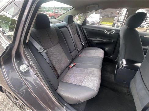 Used 2015 Nissan Sentra SV FWD image 31