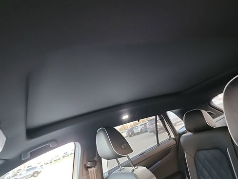 Used 2025 Volkswagen Atlas Cross Sport SEL Premium R-Line image 9