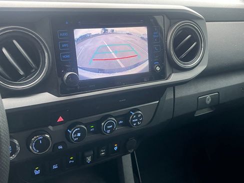 Used 2019 Toyota Tacoma TRD Off-Road w/ Technology Package image 21