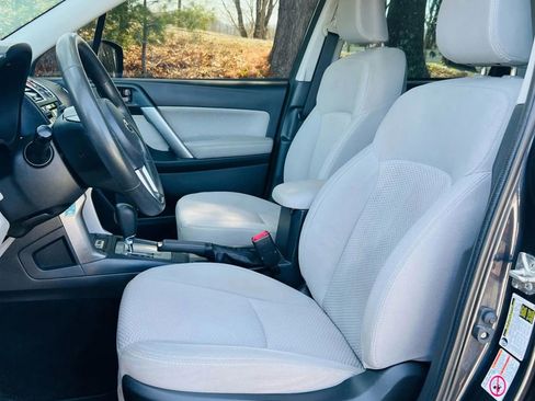 Used 2018 Subaru Forester 2.5i Premium w/ All-Weather Package AWD/4WD image 10