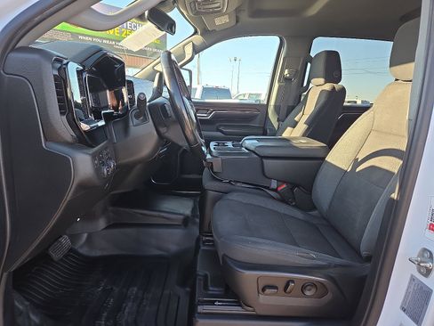 Used 2024 Chevrolet Silverado 2500 LT w/ Convenience Package image 13