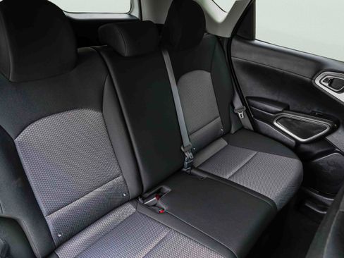 Certified 2025 Kia Soul LX w/ LX Technology Package FWD image 22