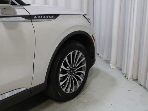 Certified 2023 Lincoln Aviator Reserve w/ Equipment Group 201A image 29