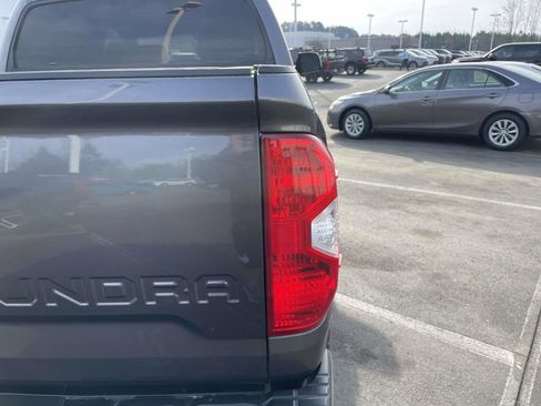 Used 2016 Toyota Tundra SR5 w/ SR5 Upgrade Package image 17