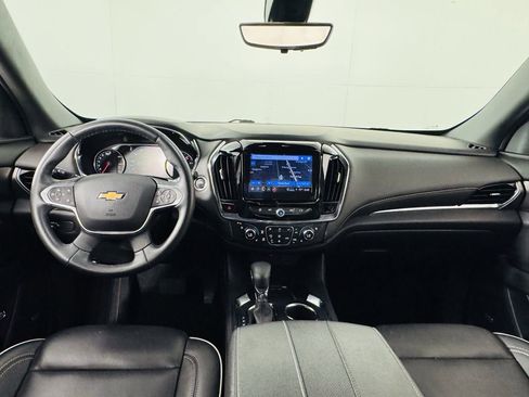 Used 2023 Chevrolet Traverse Premier FWD image 28