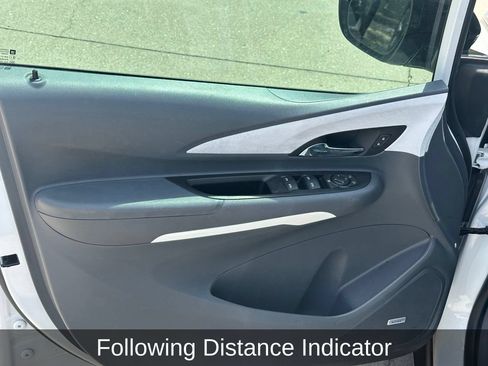 Used 2020 Chevrolet Bolt Premier w/ Infotainment Package FWD image 9