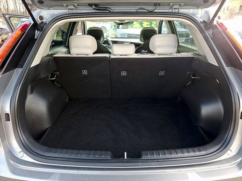 Certified 2023 Kia Niro EX image 28