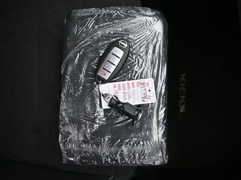 Used 2022 Nissan Kicks SV FWD image 10