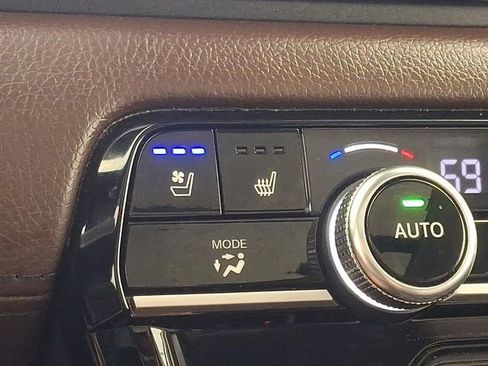 Used 2025 Honda Pilot Elite image 32
