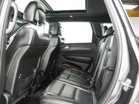 Used 2019 Jeep Grand Cherokee Limited w/ Luxury Group II AWD/4WD image 15