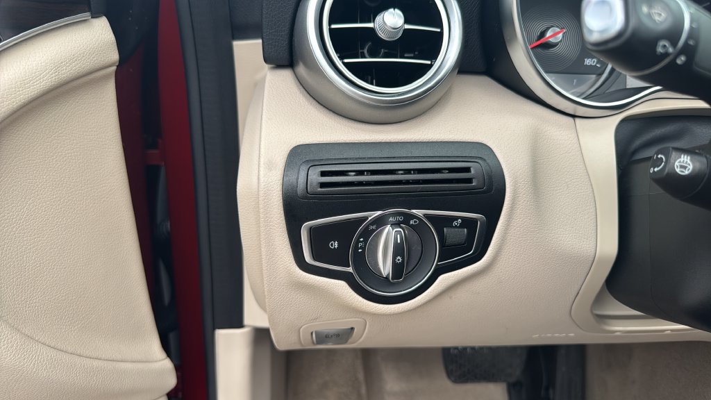 Used 2019 Mercedes-Benz C 300 4MATIC Cabriolet w/ Multimedia Package image 37