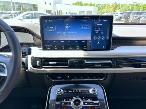Used 2023 Lincoln Nautilus Reserve w/ Cargo Utility Package AWD/4WD image 13