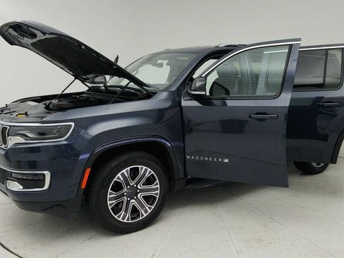 Used 2024 Jeep Wagoneer Series II w/ Flexible Seating Group RWD image 10