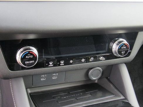 New 2026 Mitsubishi Outlander ES image 17