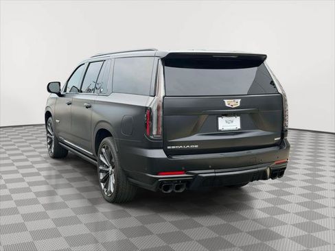 Used 2025 Cadillac Escalade ESV V AWD/4WD image 5