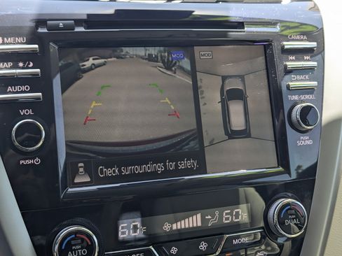 Used 2021 Nissan Murano SL w/ SL Moonroof Package FWD image 11