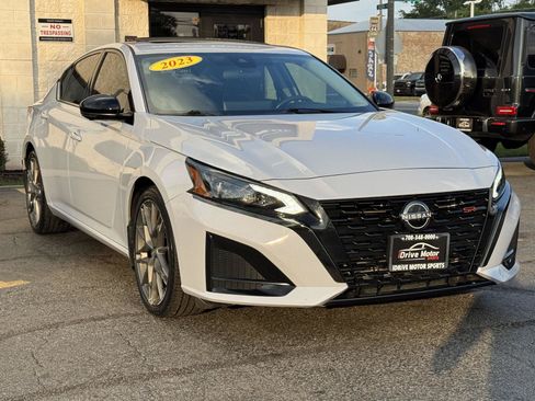Used 2023 Nissan Altima 2.0 SR FWD image 17