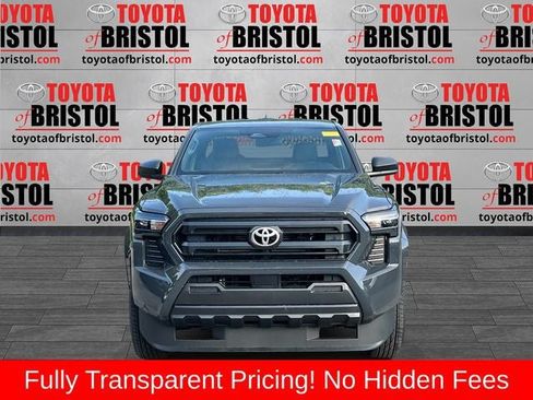 Used 2025 Toyota Tacoma SR AWD/4WD image 9