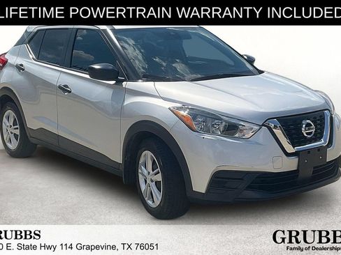 Used 2020 Nissan Kicks S FWD image 1