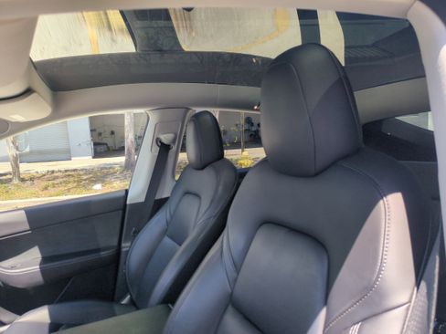 Used 2021 Tesla Model Y Long Range image 21