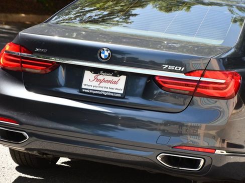 Used 2017 BMW 750i xDrive image 13