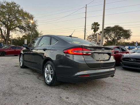 Used 2018 Ford Fusion SE w/ Fusion SE Technology Package image 5