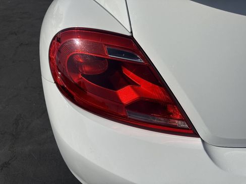 Used 2012 Volkswagen Beetle 2.0T w/ Lamp & Wheel Pkg FWD image 26
