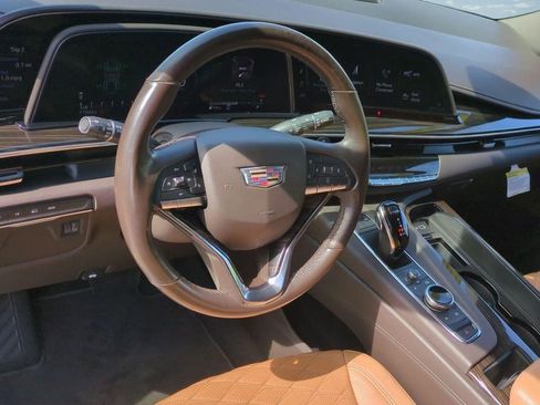 Used 2021 Cadillac Escalade Premium Luxury image 9