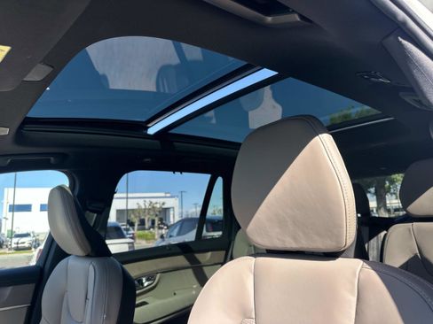 New 2026 Volvo XC90 B6 Ultra w/ Protection Package image 25