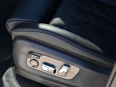 New 2026 BMW X5 sDrive40i w/ Climate Comfort Package image 12