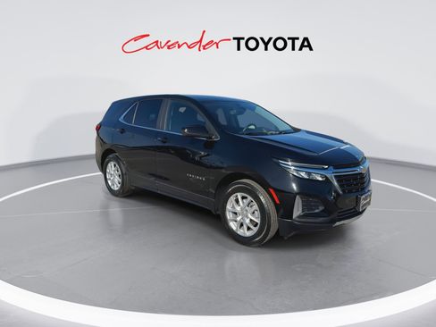 Used 2024 Chevrolet Equinox LT image 2