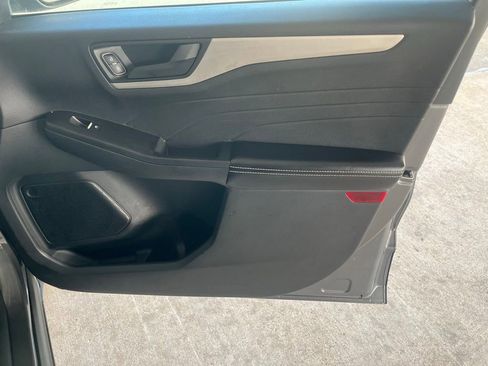 Used 2021 Ford Escape S image 32