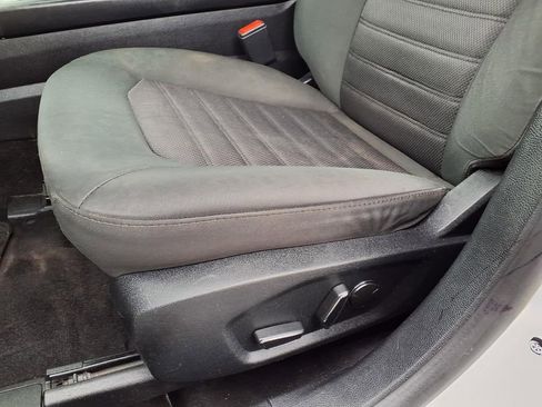 Used 2020 Ford Fusion SE image 31