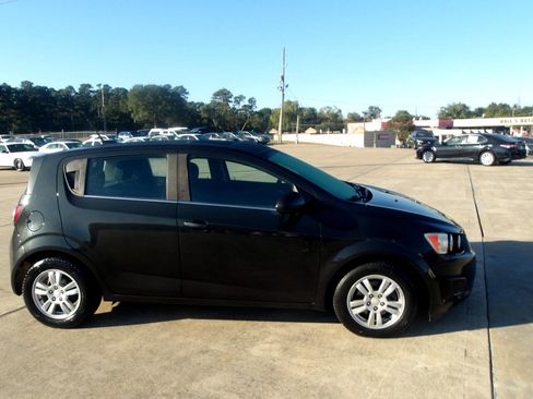 Used 2014 Chevrolet Sonic LT w/ Fun and Sun Package image 5
