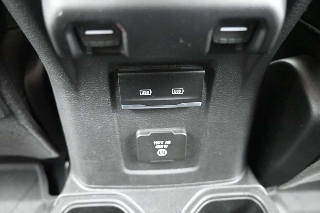 Used 2022 Jeep Gladiator Rubicon w/ LED Lighting Group AWD/4WD image 17