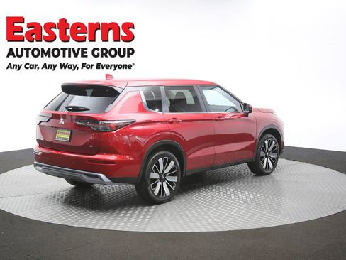 Used 2025 Mitsubishi Outlander AWD image 42