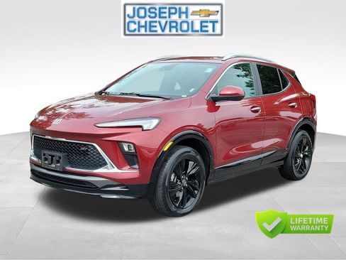 Used 2024 Buick Encore GX Sport Touring AWD/4WD image 2