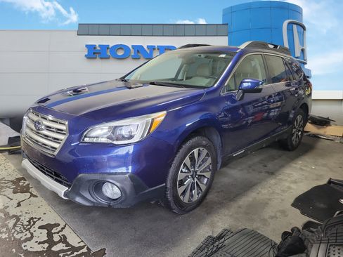 Used 2015 Subaru Outback 3.6R Limited AWD/4WD image 2