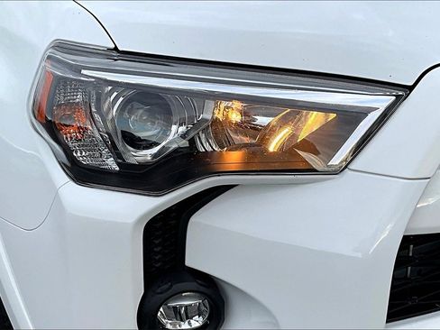 Used 2022 Toyota 4Runner TRD Off-Road Premium image 29