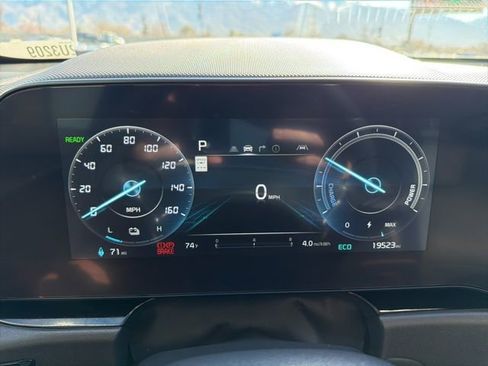 Certified 2023 Kia Niro Wave w/ Wave Preserve Package image 14