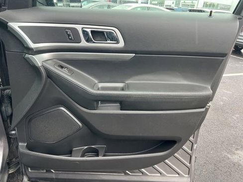 Used 2011 Ford Explorer XLT w/ 202A Rapid Spec Order Code image 32