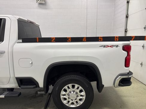 Used 2020 Chevrolet Silverado 2500 LTZ image 10