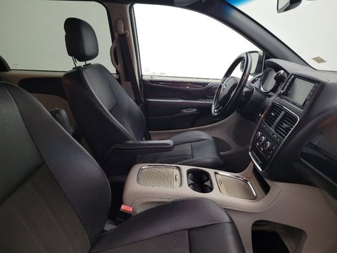 Used 2020 Dodge Grand Caravan SXT FWD image 21