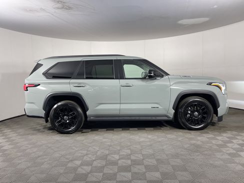 Used 2024 Toyota Sequoia SR5 image 5