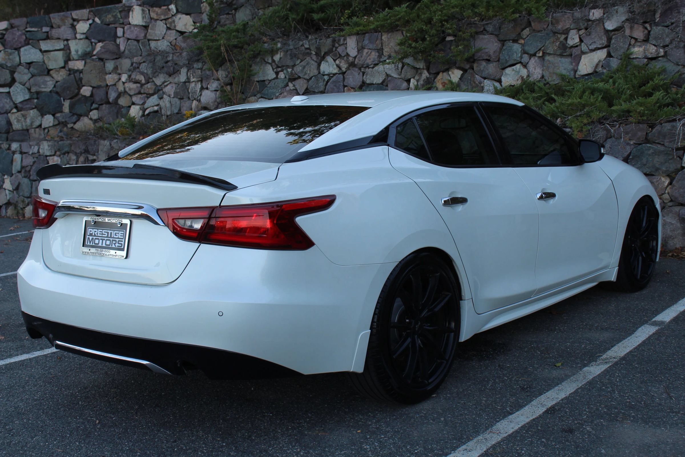 Used 2017 Nissan Maxima SR w/ Midnight Edition FWD image 8
