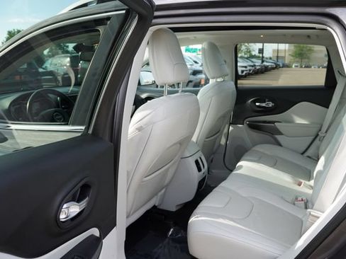 Certified 2020 Jeep Cherokee Limited AWD/4WD image 16