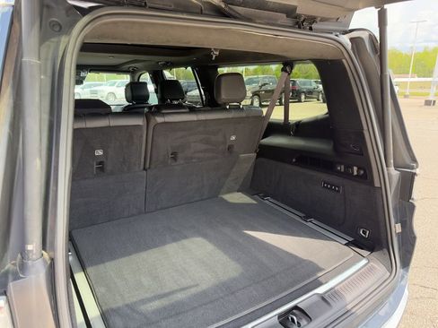 Used 2023 Jeep Grand Wagoneer L Series II AWD/4WD image 16