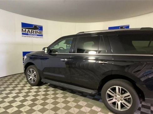 Used 2024 Ford Expedition Limited image 8