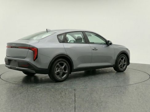 Used 2025 Kia K4 FWD image 9